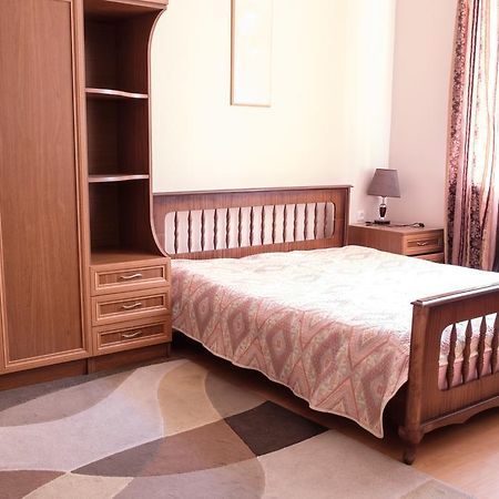 יירבאן Apartment On Hanrapetutyan Street מראה חיצוני תמונה