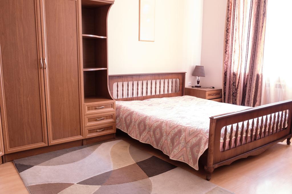 יירבאן Apartment On Hanrapetutyan Street מראה חיצוני תמונה